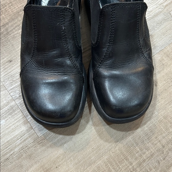 Dansko Women’s Black Leather Slip-On Shoes, size 7 1/2 women’s - Picture 5 of 5